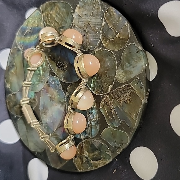 Vintage Peach Moonstone Bracelet - Picture 4 of 5